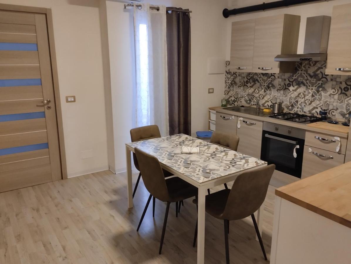 Erre Apartment Messina Buitenkant foto